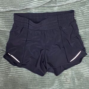 lululemon hotty hot black shorts